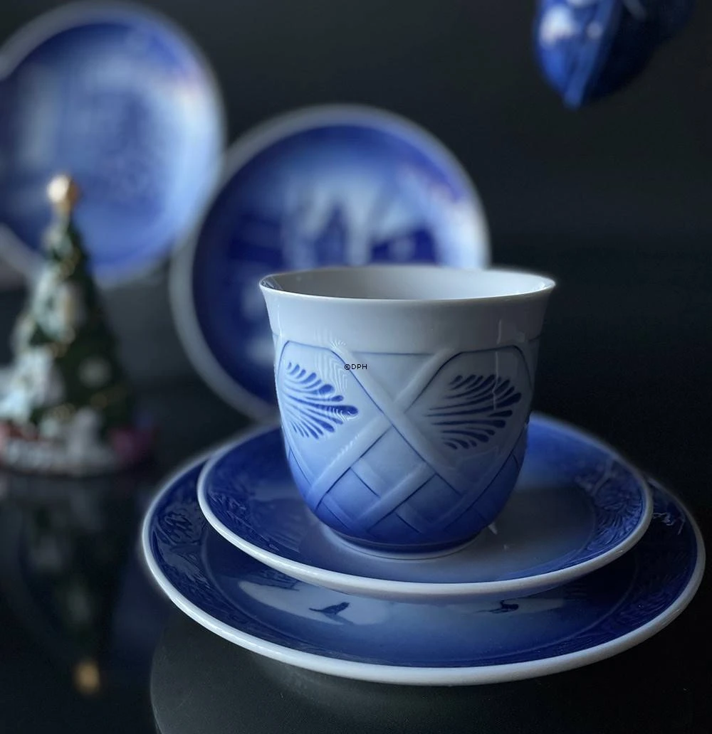 2022 Royal Copenhagen Christmas Thermal Cup, Capacity 26 Cl. 5 2022 Royal Copenhagen Christmas Thermal Cup, Capacity 26 Cl. - Image 3