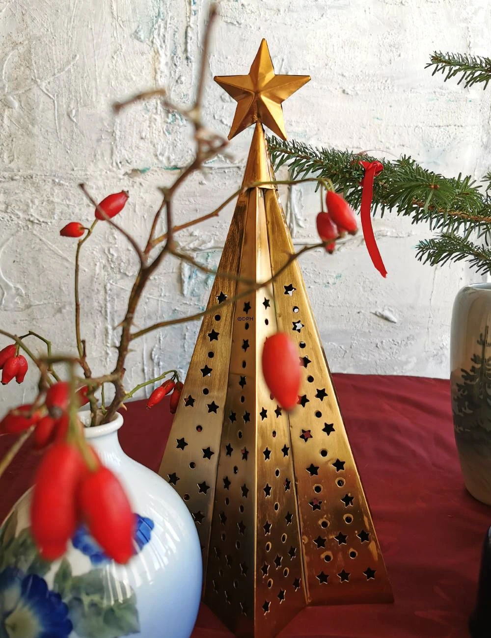 Christmas Tree In Gold Finish 44 Cm, Small 4 Christmas Tree In Gold Finish 44 Cm, Small - Image 2