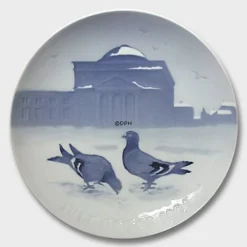 Pigeons In The Castle Court 1921, Bing & Grondahl Christmas Plate -Outlet Rosenthal Store BX1921 d