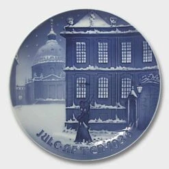The Royal Guard Outside Amalienborg Palace 1936, Bing & Grondahl Christmas Plate