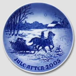 Bringing Home The Christmas Tree 2005, Bing & Grondahl Christmas Plate