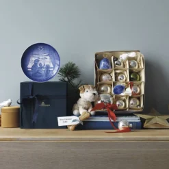 Waiting For Dad 2017, Bing & Grondahl Christmas Plate -Outlet Rosenthal Store BX2017 b