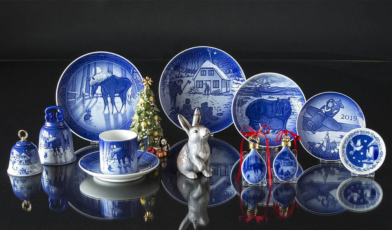 Chopping Wood 2019, Bing & Grondahl Christmas Plate 4 Chopping Wood 2019, Bing & Grondahl Christmas Plate - Image 2