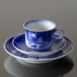 1991 Desiree Svend Jensen Hans Christian Andersen Christmas Cup With Saucer -Outlet Rosenthal Store DK1991 c