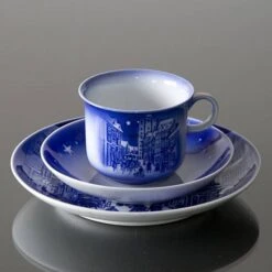 1992 Desiree Svend Jensen Hans Christian Andersen Christmas Cup With Saucer -Outlet Rosenthal Store DK1992 d