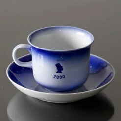 2000 Desiree Svend Jensen Hans Christian Andersen Christmas Cup With Saucer 9 2000 Desiree Svend Jensen Hans Christian Andersen Christmas Cup With Saucer -Outlet Rosenthal Store DK2000 b