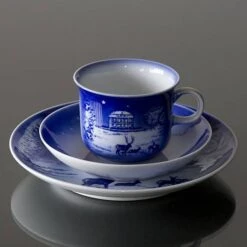 2000 Desiree Svend Jensen Hans Christian Andersen Christmas Cup With Saucer 10 2000 Desiree Svend Jensen Hans Christian Andersen Christmas Cup With Saucer -Outlet Rosenthal Store DK2000 d