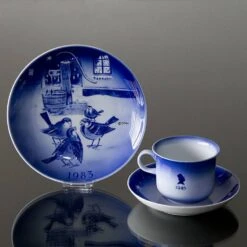 The Story Of The Year - 1983 Desiree Hans Christian Andersen Christmas Plate, Cake Plate 9 The Story Of The Year - 1983 Desiree Hans Christian Andersen Christmas Plate, Cake Plate -Outlet Rosenthal Store DX1983 b