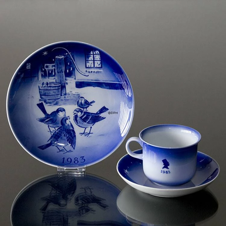 The Story Of The Year - 1983 Desiree Hans Christian Andersen Christmas Plate, Cake Plate 5 The Story Of The Year - 1983 Desiree Hans Christian Andersen Christmas Plate, Cake Plate - Image 3