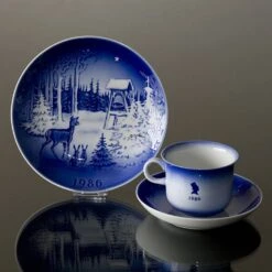 The Bell - 1986 Desiree Christmas Hans Christian Andersen Plate, Cake Plate -Outlet Rosenthal Store DX1986 b