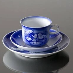 Thumbelina - 1987 Desiree Hans Christian Andersen Christmas Plate, Cake Plate 12 Thumbelina - 1987 Desiree Hans Christian Andersen Christmas Plate, Cake Plate -Outlet Rosenthal Store DX1987 d