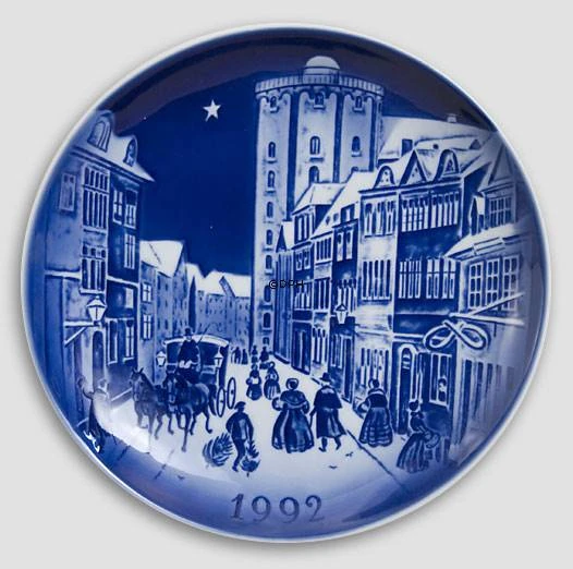 The Round Tower - 1992 Desiree Hans Christian Andersen Christmas Plate, Cake Plate 3 The Round Tower - 1992 Desiree Hans Christian Andersen Christmas Plate, Cake Plate