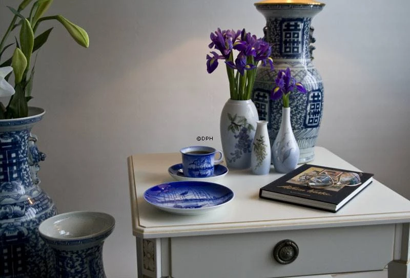 The Round Tower - 1992 Desiree Hans Christian Andersen Christmas Plate, Cake Plate 5 The Round Tower - 1992 Desiree Hans Christian Andersen Christmas Plate, Cake Plate - Image 3