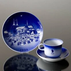 Pearls On A String - 1994 Desiree Hans Christian Andersen Christmas Plate, Cake Plate -Outlet Rosenthal Store DX1994 c