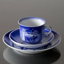 The Gardener And The Squire - 1998 Desiree Hans Christian Andersen Christmas Plate, Cake Plate -Outlet Rosenthal Store DX1998 c