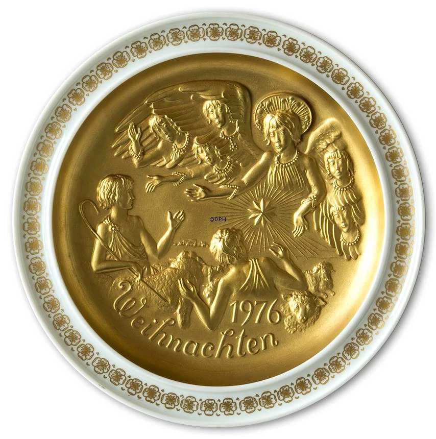 1976 Hutschenreuther Christmas Plate, "The Holy Family", The Shepherds Of Bethehem 3 1976 Hutschenreuther Christmas Plate, "The Holy Family", The Shepherds Of Bethehem