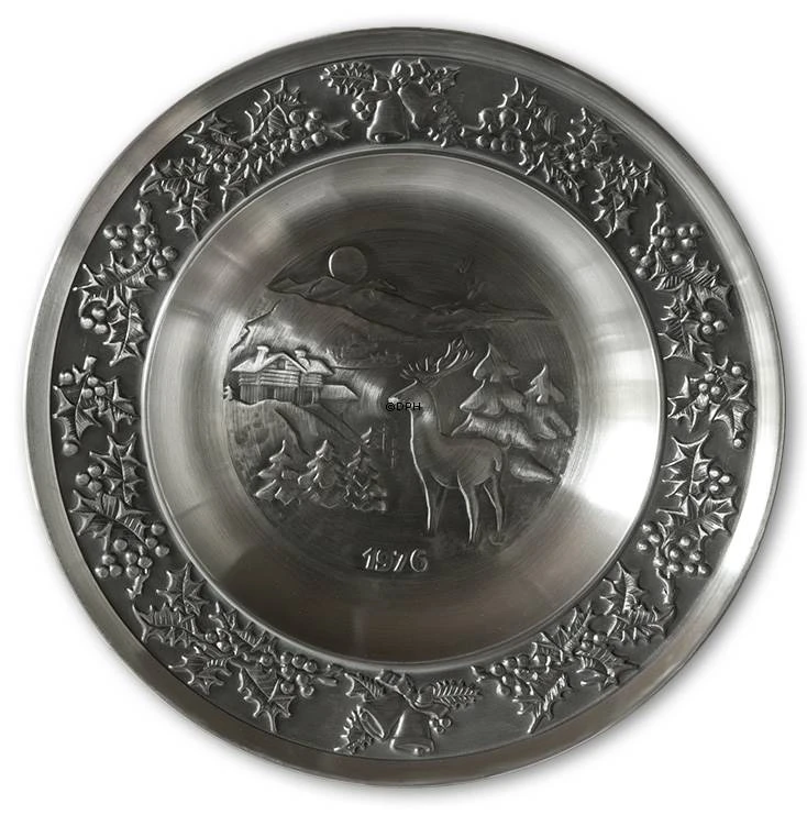 1976 Måstad Pewter Christmas Plate, Reindeer In The Moonlight 3 1976 Måstad Pewter Christmas Plate, Reindeer In The Moonlight
