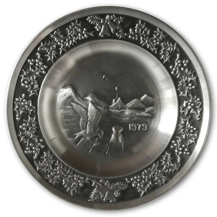 1979 Måstad Pewter Christmas Plate, Seagulls And Fishing Boat 3 1979 Måstad Pewter Christmas Plate, Seagulls And Fishing Boat