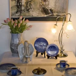 1980 Royal Copenhagen Christmas Cup, Bringing Home The Christmas Tree 13 1980 Royal Copenhagen Christmas Cup, Bringing Home The Christmas Tree -Outlet Rosenthal Store RK1980 e