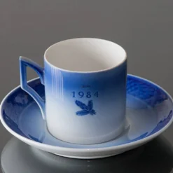 1984 Royal Copenhagen Christmas Cup, Jingle Bells -Outlet Rosenthal Store RK1984 c