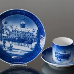 1992 Royal Copenhagen Christmas Cup, The Royal Coach 8 1992 Royal Copenhagen Christmas Cup, The Royal Coach -Outlet Rosenthal Store RK1992 b