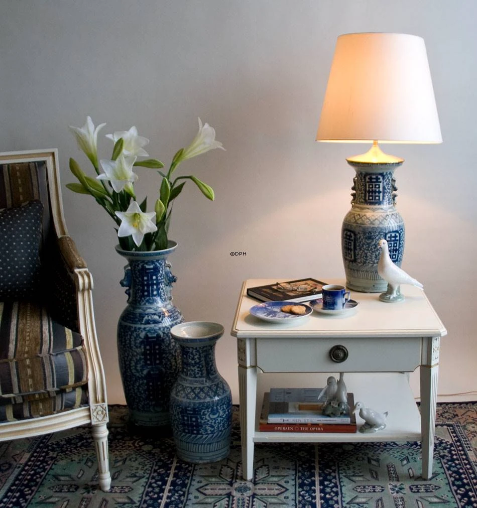 1994 Royal Copenhagen Christmas Cup, Christmas Shopping 5 1994 Royal Copenhagen Christmas Cup, Christmas Shopping - Image 3