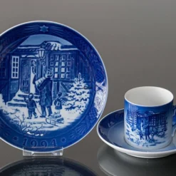 1994 Royal Copenhagen Christmas Cup, Christmas Shopping 9 1994 Royal Copenhagen Christmas Cup, Christmas Shopping -Outlet Rosenthal Store RK1994 c