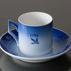 1998 Royal Copenhagen Christmas Cup, Welcome Home -Outlet Rosenthal Store RK1998 c