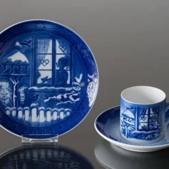 2001 Royal Copenhagen Christmas Cup, Watching The Birds -Outlet Rosenthal Store RK2001 b