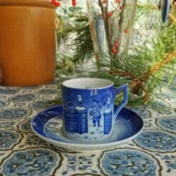 2003 Royal Copenhagen Christmas Cup, Chrismas Eve -Outlet Rosenthal Store RK2003 a