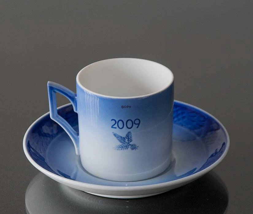 2009 Royal Copenhagen Christmas Cup, Christmas At Amagertorv 6 2009 Royal Copenhagen Christmas Cup, Christmas At Amagertorv - Image 4