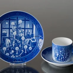 2011 Royal Copenhagen Christmas Cup, Waiting For Santa Claus -Outlet Rosenthal Store RK2011 b