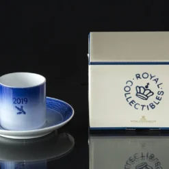 2019 Royal Copenhagen Christmas Cup, Meeting In The Field 6 2019 Royal Copenhagen Christmas Cup, Meeting In The Field -Outlet Rosenthal Store RK2019 a