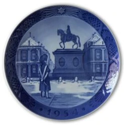 Amalienborg Palace With The Equestrian Of King Frederik V 1954, Royal Copenhagen Christmas Plate