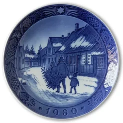 Bringing Home The Christmas Tree 1980, Royal Copenhagen Christmas Plate