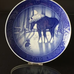 Meeting In The Field, 2019 Royal Copenhagen Christmas Plate -Outlet Rosenthal Store RX2019 d