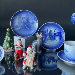 Frederiksborg Castle, 2022 Royal Copenhagen Christmas Plate -Outlet Rosenthal Store RX2022 c