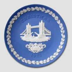 1975 Wedgwood Christmas Plate Tower Bridge